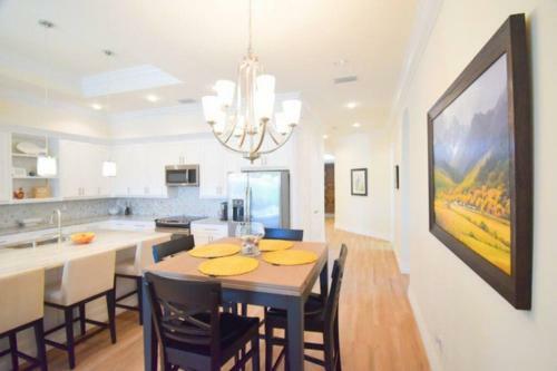 Naples Park Luxury