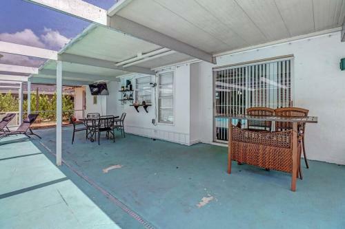 Villa Flamingo House