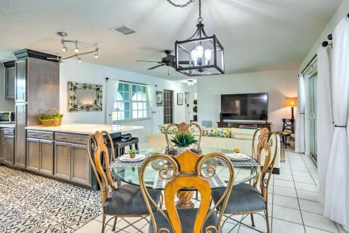 Sunny Tropical Landing Home With Private Pool