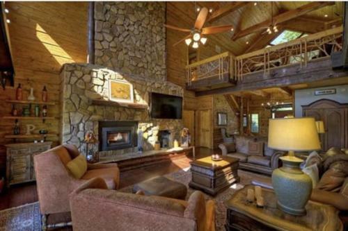 Fox Run Lodge - Pet Friendly