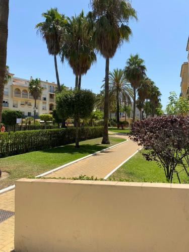 Apart. Con Piscina Y Parkingincluido.