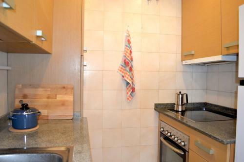 Modern Apartament Amb Llar De Foc