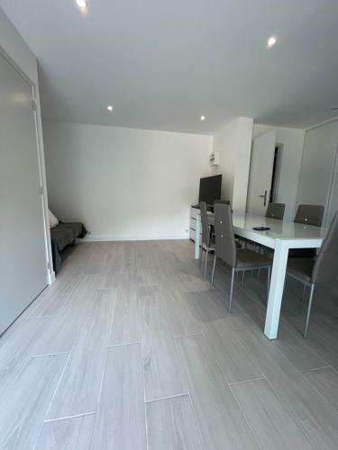 Apartamento Appartement Bas de Villa Avec Piscine Priv�e