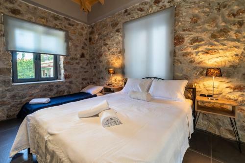 V&m Traditional Luxury Villa