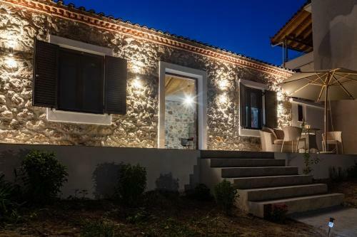 V&m Traditional Luxury Villa