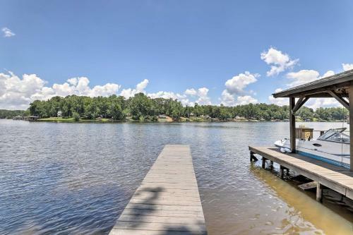Charming Lakefront Retreat Dock And Boat Slip!