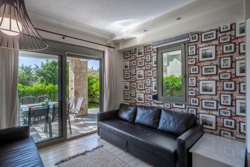 Apartments Enastron 4.3