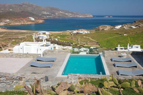 The Mykonist Ftelia Villas
