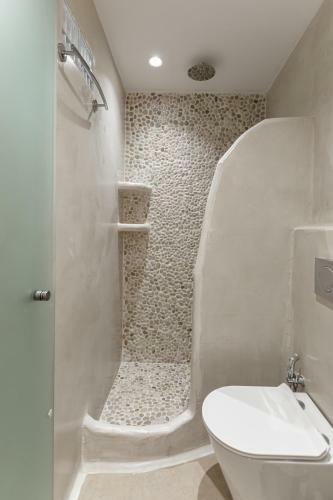 White Luxurious Apartments III