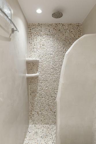 White Luxurious Apartments III