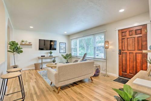 Contemporary Boise House With Large Backyard!