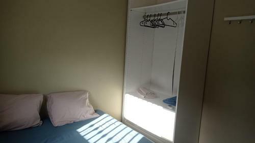Apartamento Con Terraza, Tipo �tico, Dos Dormitorios Y Sal�n Con Sof� Cama