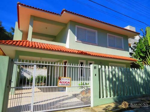 C�d 411- Casa Quadra Mar Em Bombinhas Centro - 30m Da Praia