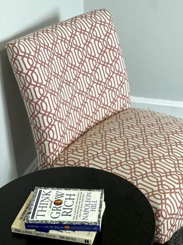 *5 Min To Downtown - Renovated - 3bdrm + Office!*