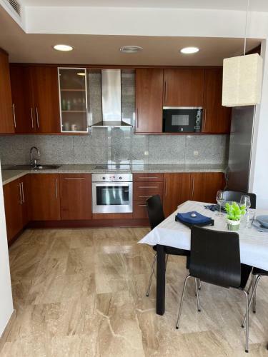 Apartamento Con Piscina Y Jard�n