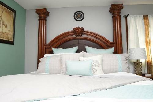 Luxury 4-bedroom Home With 2 And Half Bathroom.