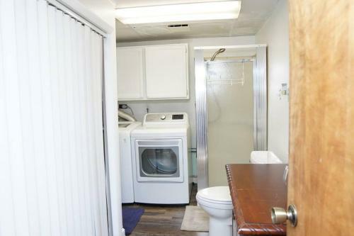 Luxury 4-bedroom Home With 2 And Half Bathroom.