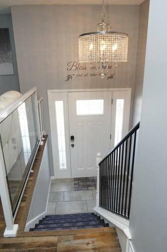 Luxury 4-bedroom Home With 2 And Half Bathroom.