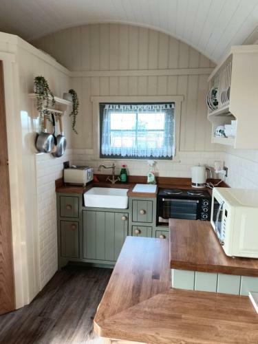 Aunt Rachel's Shepherds Hut