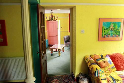Colourful Forest Of Dean Pikehouse