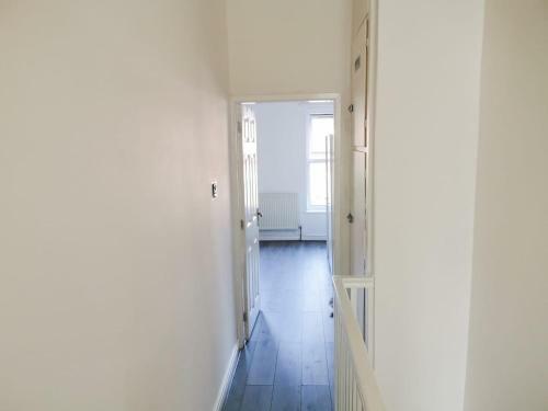 Charming 4-bed House In Manchester