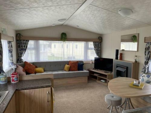 Luxury Park Holiday Home (4)