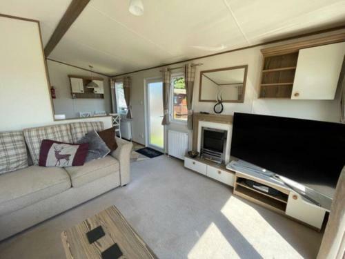 Delightful 2 Bedroom Holiday Home H8