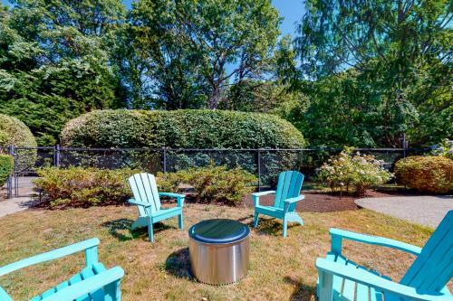 Hydrangea Pool House