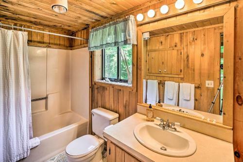 Serene Berkshires Cabin With Deck And Fire Pit!