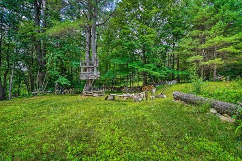Serene Berkshires Cabin With Deck And Fire Pit!
