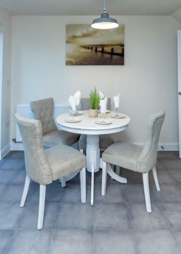 Stunning 3-bed Risa House In Beeston Nottingham