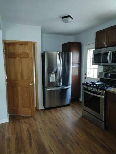 Cc3 Presents Suburban Nites Entire Quad Level Home