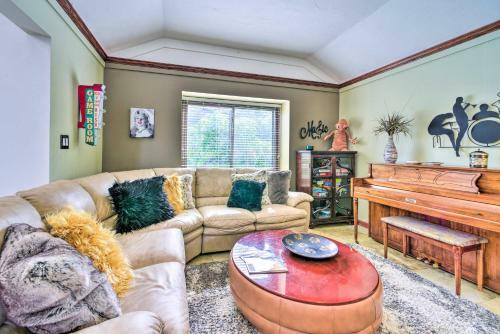 Nostalgic Beach Retreat Kayaks And Hot Tub!