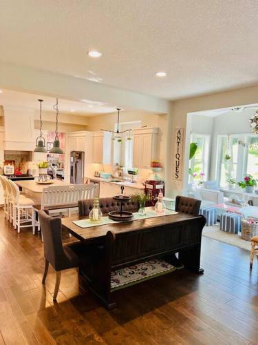Cheerful 5 Bedroom Perfect For Families Stay