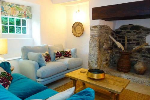 Old Lanvean Cottage
