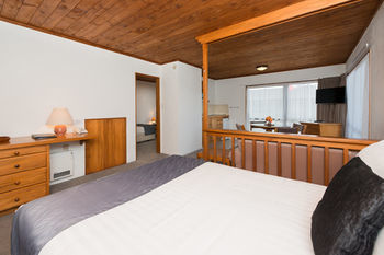 Swiss Chalet Lodge Motel
