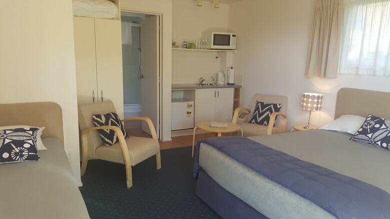 Admirals View Lodge