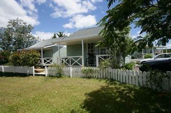 Ash Grove Boutique Motel