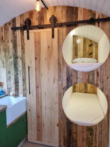 Rusty - Shepherds Hut Sleeps Up To 4