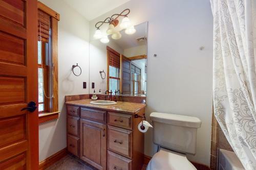 Luxury Adirondack Lakeview