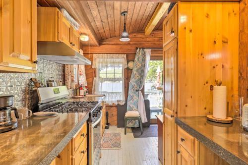 Lake Hermit Cabin With Kayaks And Paddleboards!