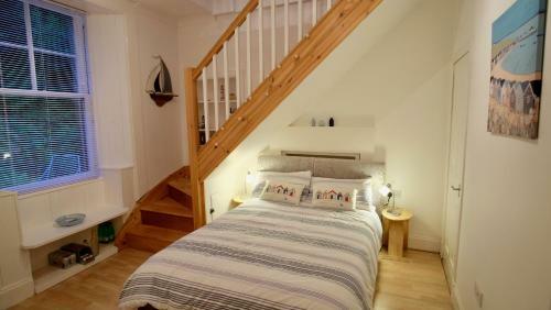 Tighnabruaich Duplex Apartment - Sea Views
