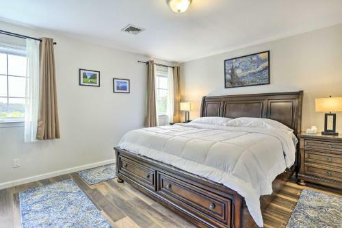 Ideally Located Glen Cove Home With Pool And Yard