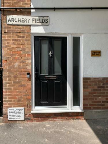 Stunning 2-bedroom Apartment In Central Warwick