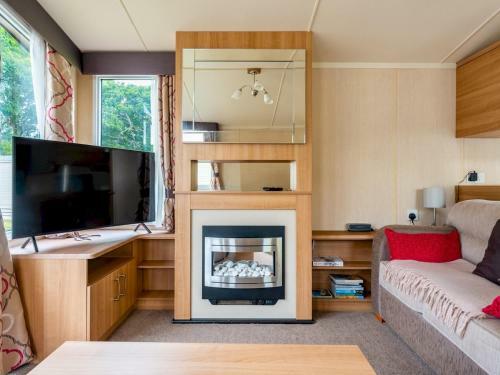 Pass The Keys Delightful 3 Bedroom Caravan With On-site Pool