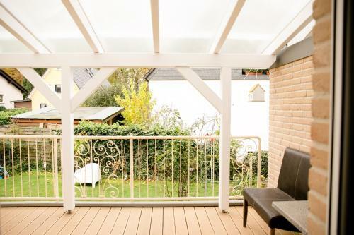 House - Garden - Forest - Top Road Connection