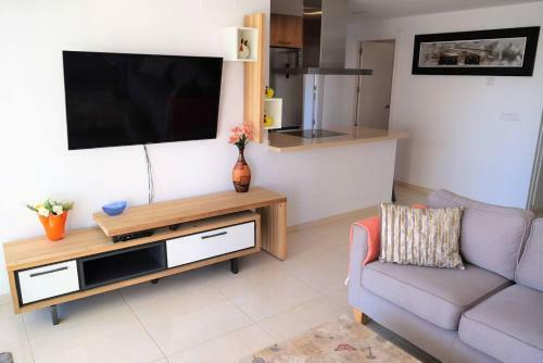 Stunning 2-bed Apartment In Nr Los Dolses