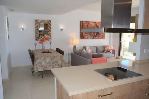 Stunning 2-bed Apartment In Nr Los Dolses