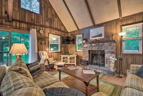 Breathtaking Pocono Hideaway With Beach Access!