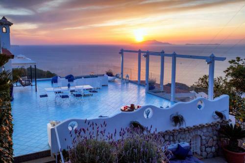 Amore Rentals - Villa Venus